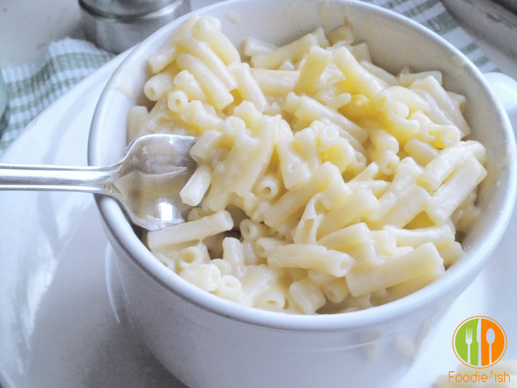 easiest, cheesiest, most creamy stove-top mac and cheese ever!  And it uses only all-natural ingredients!
